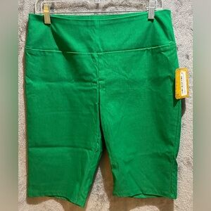 Hybrid Green Athletic biker Shorts. Size Large